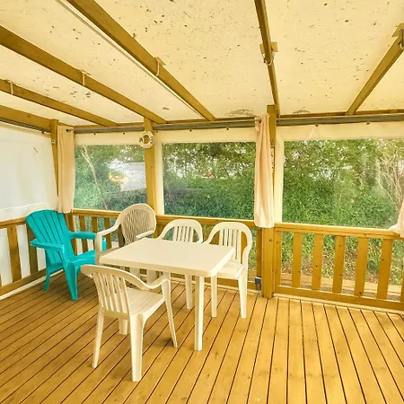 La Oceane Avec Piscine, A Pied Holiday home