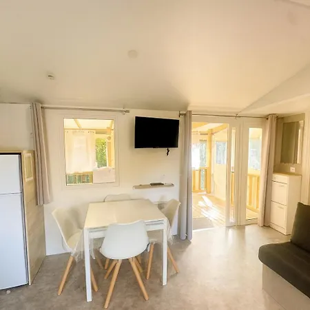 Hébergement de vacances La Océane Avec Piscine, à Pied Saint-Hilaire-de-Riez