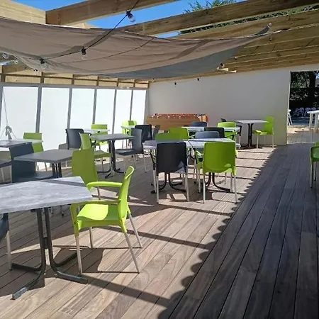 Holiday home La Oceane Avec Piscine, A Pied Saint-Hilaire-de-Riez