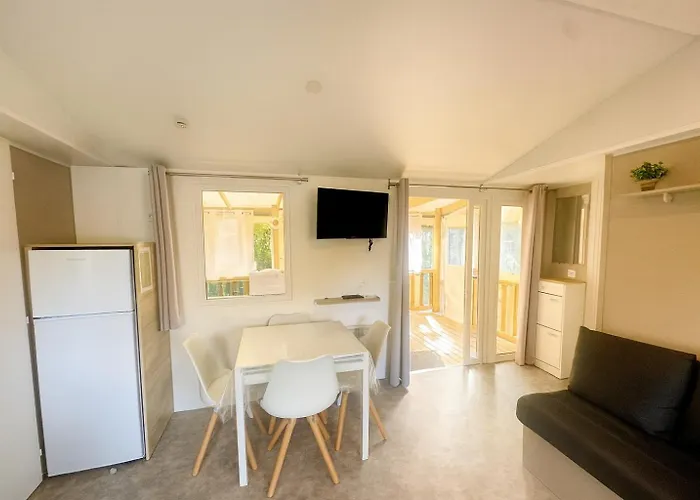 Hébergement de vacances La Océane Avec Piscine, à Pied Saint-Hilaire-de-Riez